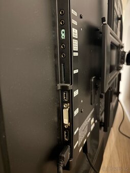 Samsung DM65E - 65” Komerční Digitální Informační - 5