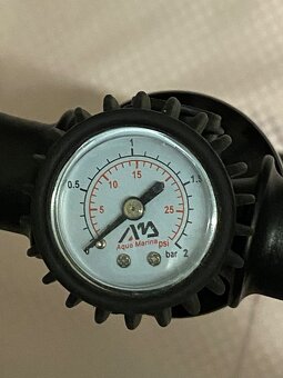 Pumpa na paddleboard 2 bar (32 PSI) - 5