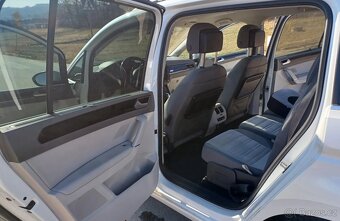 Volkswagen Touran - 5