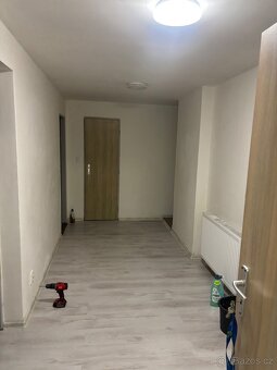 Pronájem domu 2+1 se stodolou. - 5