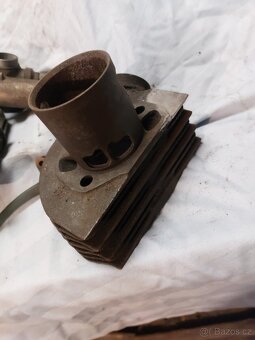 Uklid - dily ČZ a perak 350 - 5