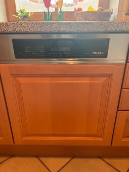Kuchyňská linka se spotřebiči MIELE - 5