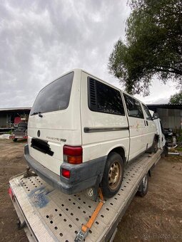 Utopená Volkswagenu caravella na díly - 5