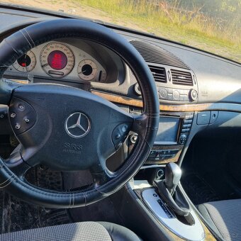 Mercedes-Benz E270 - 5