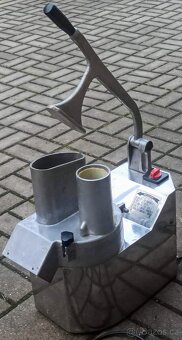 Krouhač, plátkovač zeleniny a sýrů - 5