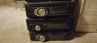 Subwoofer a autoradia + zesilovač - 5