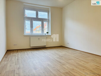Pronájem bytu 3+kk, 75 m2, Praha 3 - 5