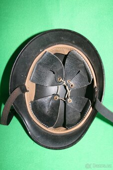 Německá helma M-40 - 5