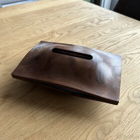 Designový dřevěný (ořech) box na kapesníky - 5