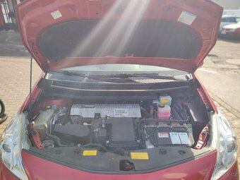 Toyota Prius Plus - 5