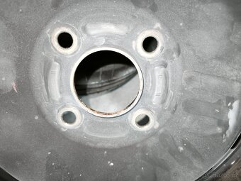 Plechové disky 14" 4x108 obuté na letních 175/65 - 5