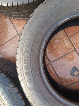 215/65 R16C Goodyear - 5