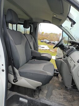 Renault Trafic 2.5dci automat  sedačky 1+1 - 5