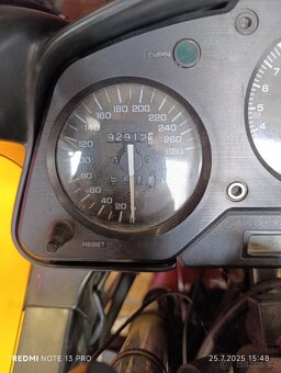 Honda VFR 750F RC36 - 5