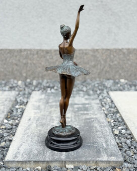Bronzová socha Balerína luxusní  tanečnice dekorace a dárek - 5