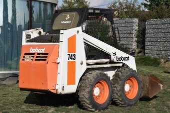 Bobcat 743 SMYKOVÝ NAKLADAČ - 5