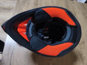 Motokrosová přilba - 5