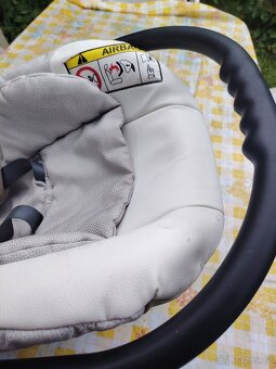 Prodám autosedačku "vajíčko" - 5