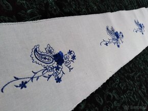 VYŠÍVANÁ ZÁCLONKA CIBULÁK + LEM - LEMOVKA - 5
