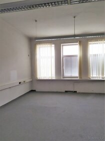 Pronájem nebytových prrostorů v centru m.Varndorf - 5