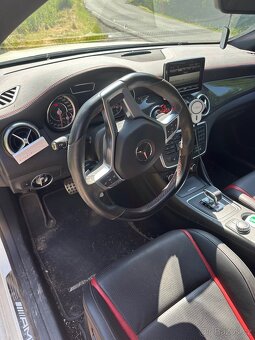 Mercedes CLA 45 AMG - 5