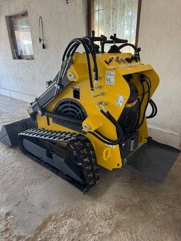 Smykový nakladač, mininakladač pásový - 5