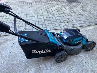 AKU sekačka s pojezdem Makita DLM462 - 5