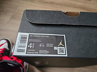 Nike Air Jordan 1 Mid - 5