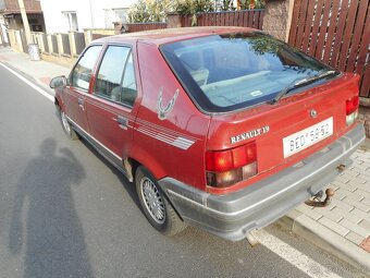 Renault 19 I  tmavě červená barva - 5