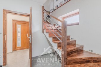Prodej rodinného domu 415 m2, pozemek 1105 m2 - Valašská Pol - 5