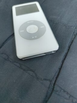 Apple iPod Nano 1st Gen - 5