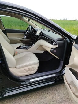 Toyota Camry XV70 - 5
