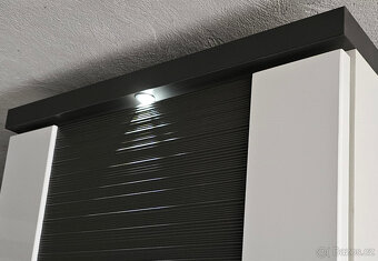 Komoda grafit-bílá vysoký lesk s osvětlením a skříňka - 5