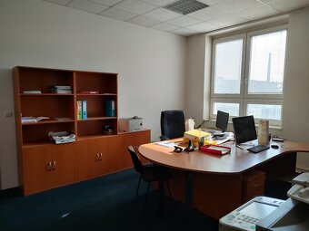 Kancelářský nábytek - 5