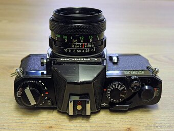 Chinon CE II Memotron + 1.8/50 mm + blesk - 5