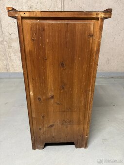 Starožitná skříňka - noční stolek - 5