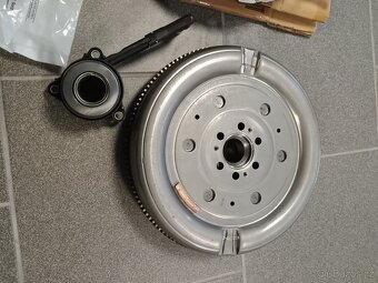 Spojková sada se setrvačníkem LUK Škoda Superb 2.0 TDI - 5