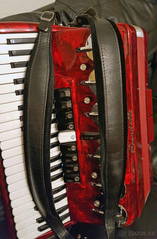 Scandalli akordeon, klavírní akordeon, červená perleť, 120 b - 5