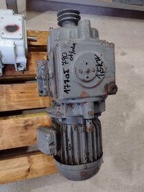 elektromotor s převodovkou - 5