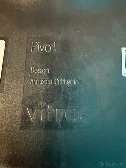 Barová židle VITRA Pivot černá - 5