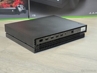 Xbox One X 1TB, 2x ovladač, 7x hra - 5