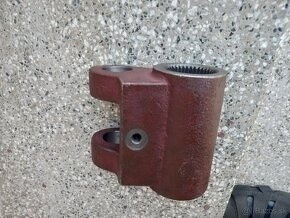 držak tŕetiho bodu zetor 3011,4011 - 5