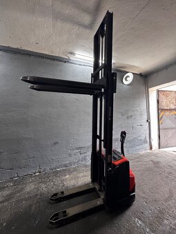 Elektrický vysokozdvižný paleták BT SWE 120 za 38.000Kč - 5