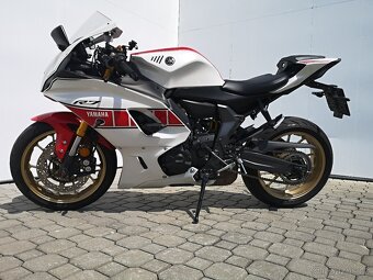 Yamaha YZF-R7 60th r.v.2022, nové v ČR, najeto jen 6.815 km - 5