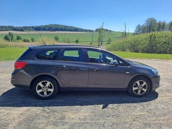 Opel Astra J kombi 1,4 - 5