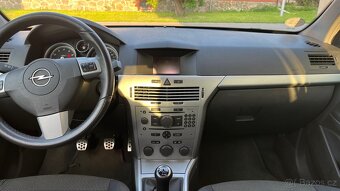Opel Astra H caravan - 5
