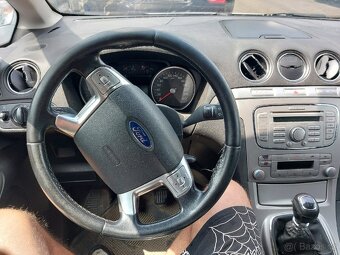 Ford galaxy - 5