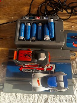 Hot Wheels sada (el. autodráha + hrací foplňk - 5