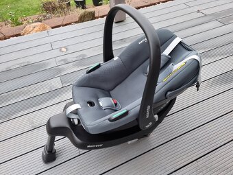 Autosedačka Maxi-Cosi Pebble S se základnou - 5