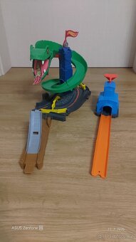 Hotwheels zatoči s kobrou - 5